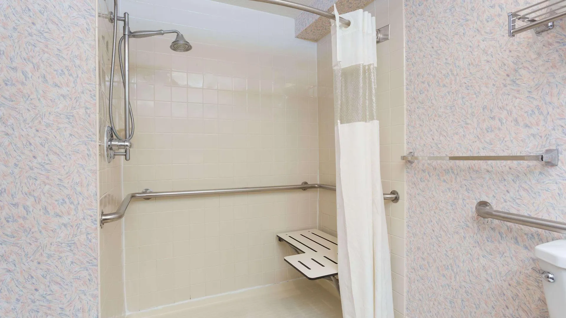 Ramada By Wyndham Portland Hotel