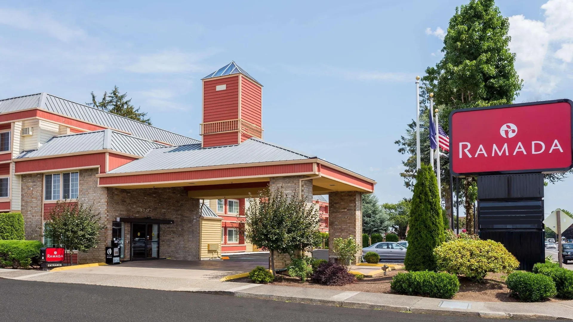 Ramada By Wyndham Portland contacts