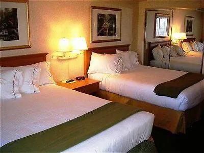 Ramada By Wyndham Portland Hotel