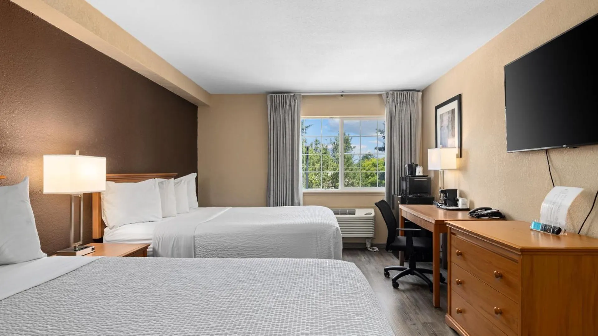 Ramada By Wyndham Portland Hotel