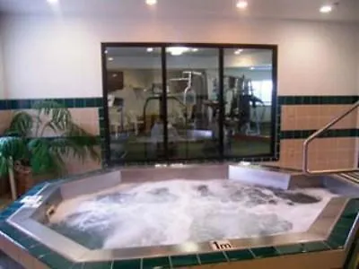 Ramada By Wyndham Portland Hotel